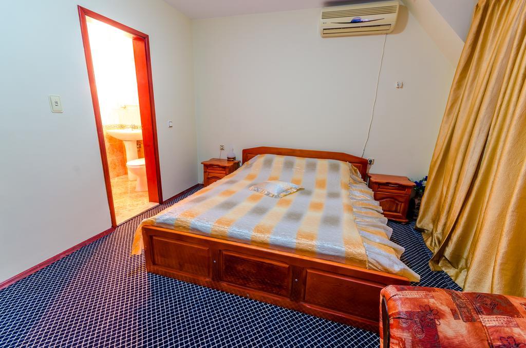 Hotel Cosmos Asenovgrad Eksteriør billede